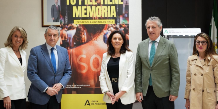 Andalucía lanza una campaña para prevenir el cáncer de piel y concienciar sobre los riesgos del sol