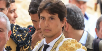 Roca Rey, corneado en la Feria de Sevilla y trasladado urgentemente