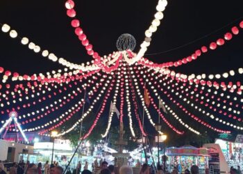 Sanlúcar la Mayor ya respira feria y se prepara para su gran semana.