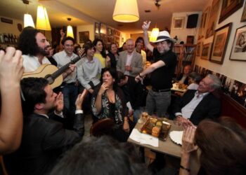 Cierra La Tertulia de Granada, el bar donde la cultura vivió durante más de cuatro décadas