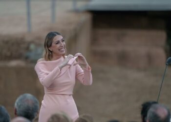 La prioridad nacional pactada con Vox abre una brecha en el PP: “Nos han colado un gol”