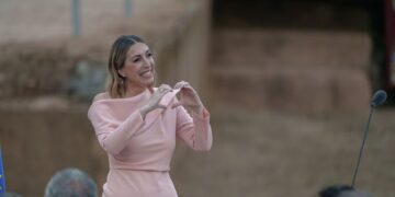 La prioridad nacional pactada con Vox abre una brecha en el PP: “Nos han colado un gol”