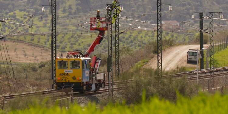 Madrid y Málaga recuperan el AVE directo tras tres meses de interrupción