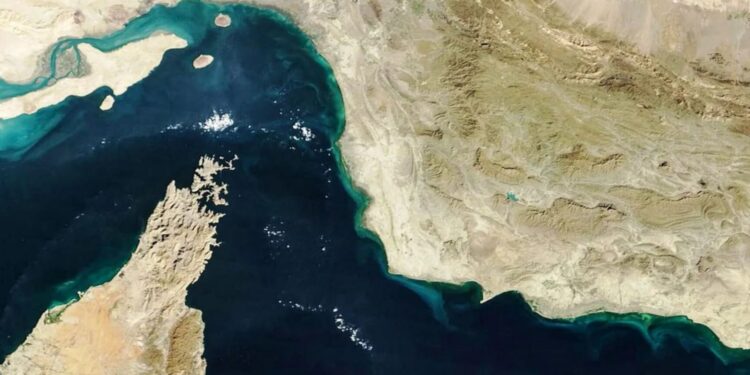 Trump promete un acuerdo “rápido” con Irán mientras el mundo navega entre estrechos cada vez más frágiles