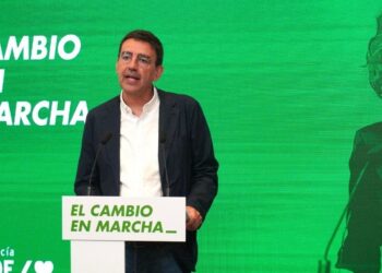 El PSOE eleva el tono y pide a la Fiscalía investigar la gestión de incendios en Andalucía