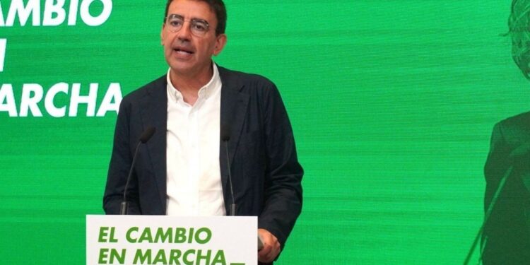 El PSOE eleva el tono y pide a la Fiscalía investigar la gestión de incendios en Andalucía