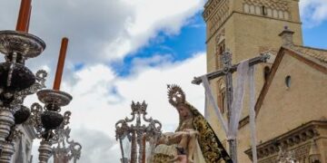 Sevilla cierra su Semana Santa con solemnidad en el Sábado Santo y la alegría de Resurrección