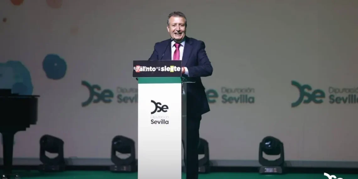 Javier Fernández reivindica el papel de los alcaldes sevillanos y defiende la política local frente a los “tiempos complejos”