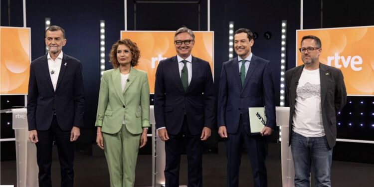 El primer debate andaluz pone en cuestión el relato del PP y sitúa la defensa de lo público en el centro