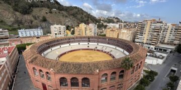 Un juez investiga posibles fallos de seguridad laboral tras la muerte de un trabajador en la plaza de toros de Málaga