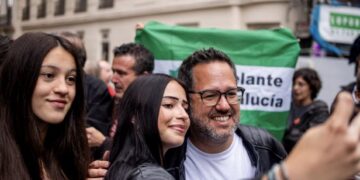 Adelante Andalucía supera a Vox en Sevilla y Cádiz y moviliza a jóvenes que antes no votaban