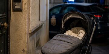 Detenida en Málaga una pareja por intentar dejar a su bebé de cuatro meses con un vecino
