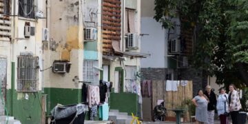 Las sombras del “milagro económico andaluz”: menos renta y más pobreza en plena campaña electoral