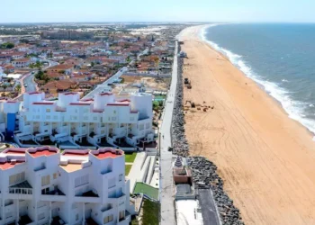 Matalascañas encara el verano con un paseo marítimo renovado y obras para recuperar el litoral