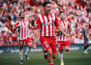 Jugadores del Almería durante un partido decisivo por el ascenso a Primera División