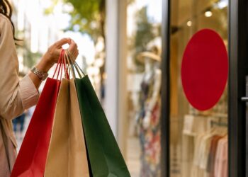Siete de cada diez andaluces aprovecharán las rebajas de verano, aunque el gasto seguirá marcado por la prudencia