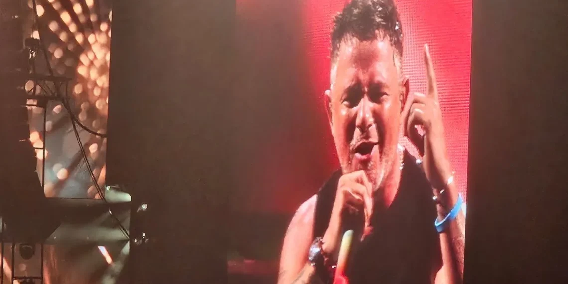 Alejandro Sanz en Sevilla durante el concierto de la gira ¿Y ahora qué? en el Estadio de La Cartuja