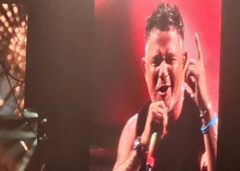 Alejandro Sanz en Sevilla durante el concierto de la gira ¿Y ahora qué? en el Estadio de La Cartuja