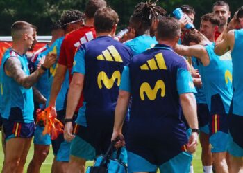 Jugadores de España entrenan antes del partido ante Cabo Verde en el Mundial 2026