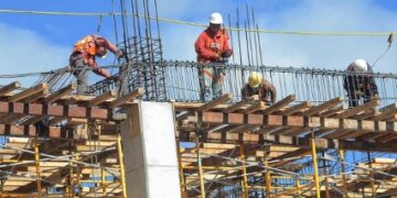 UGT reclama una vigilancia especial para garantizar la jornada intensiva en la construcción ante la llegada del calor
