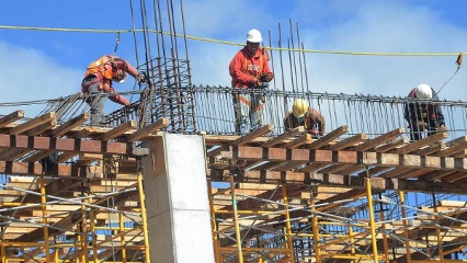 UGT reclama una vigilancia especial para garantizar la jornada intensiva en la construcción ante la llegada del calor