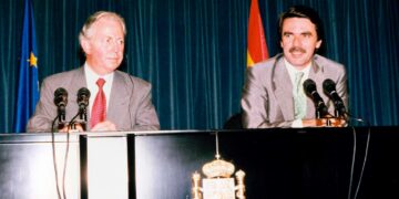 José María Aznar durante una comparecencia oficial en La Moncloa (1996)