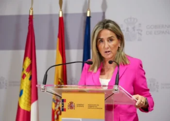 Ministra educación. Ayudas Andalucía