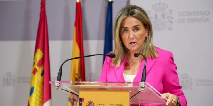 Ministra educación. Ayudas Andalucía
