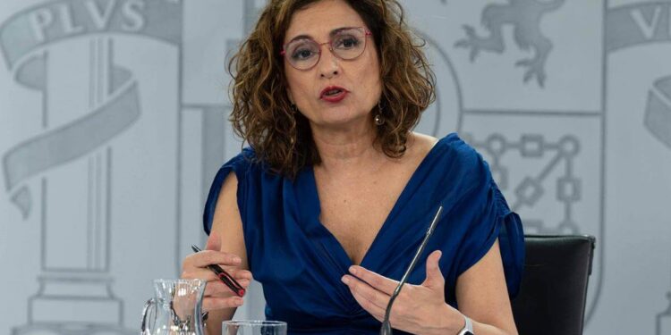 María Jesús Montero rechaza facilitar la investidura de Moreno para frenar a Vox: “El PSOE es la alternativa a la derecha”