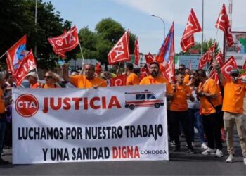 Los trabajadores de ambulancias en Andalucía elevan la presión por el bloqueo del convenio y advierten de un conflicto cada vez más tenso