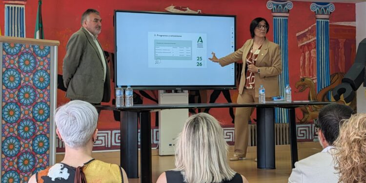 Granada refuerza la escuela pública frente al calor: casi 2.500 actuaciones de climatización en centros educativos de la provincia