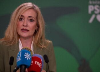 El PSOE-A exige a Moreno Bonilla que aclare el plan sanitario del verano y denuncia opacidad en las contrataciones