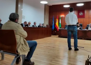 Tres responsables de una promotora, condenados a siete años de prisión por estafar a familias en la compra de viviendas en La Carolina