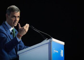 Sánchez mueve ficha para agotar la legislatura y anuncia el inicio de los trámites para aprobar los Presupuestos de 2027