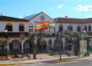 Vox rechaza una moción del Orgullo en Bormujos y afirma que «la bandera arcoíris solo sirve para que haya odio»