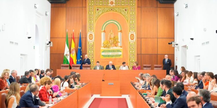 Parlamento andaluz XIII legislatura durante la sesión constitutiva en Sevilla
