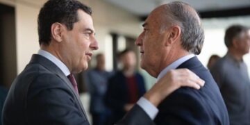 El PSOE andaluz carga contra Moreno Bonilla por el caso Landaluce y le acusa de actuar como encubridor