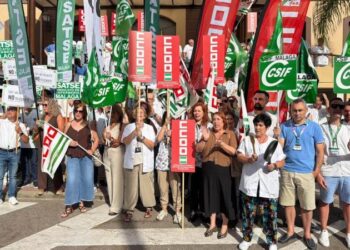 Trabajar en un hospital y pagar hasta 2.300 euros al año por aparcar: crece la protesta contra el nuevo parking del Hospital Civil de Málaga