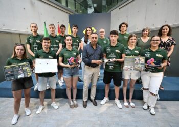 El equipo granadino IMO Racing representará a España en la final mundial de STEM Racing 2026 en Singapur