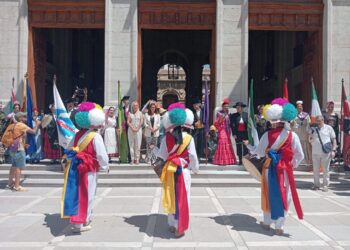 Jaén da la bienvenida al mundo con la recepción oficial del XXXIX Festival Folk del Mundo