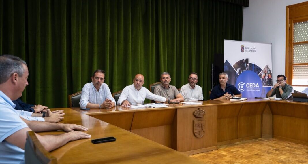 Reunión sobre ayudas para el incendio de Almería en municipios afectados