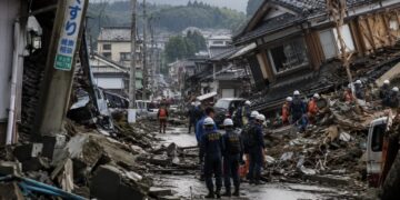 Aumenta el número de víctimas tras el terremoto de 7,1 en Japón mientras continúa la búsqueda de desaparecidos