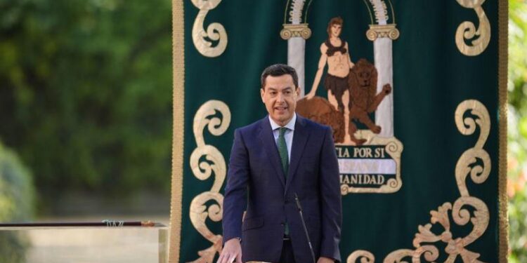 Moreno Bonilla reivindica la «vía andaluza» tras sellar su pacto con Vox: «Los valores no cambian»
