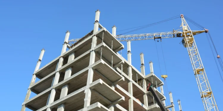 Compraventa de viviendas en Andalucía con caída de operaciones y subida de precios