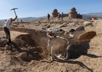 Un aljibe oculto y restos de una fortaleza islámica salen a la luz en el Castillo de La Calahorra