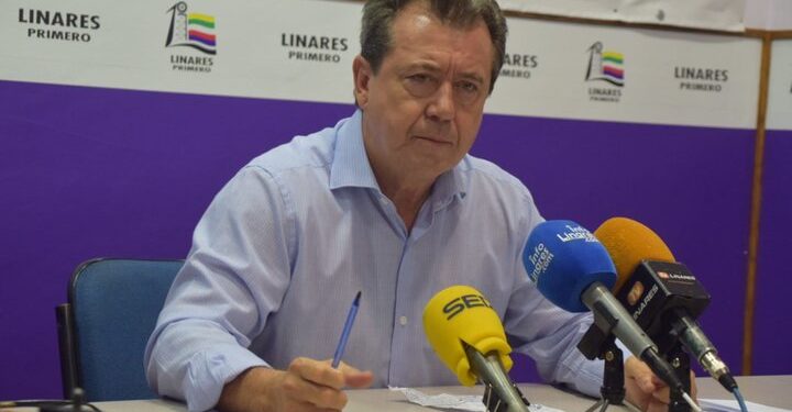El Gobierno concede el indulto parcial al exalcalde de Linares Juan Fernández y mantiene su inhabilitación