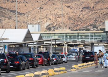 El Puerto de Almería afronta el puente del 15 de agosto con una intensa actividad y miles de viajeros