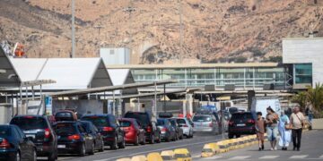 El Puerto de Almería afronta el puente del 15 de agosto con una intensa actividad y miles de viajeros