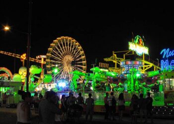 Almería abre su Feria 2026 con nueva portada, pregón y nueve días de fiesta