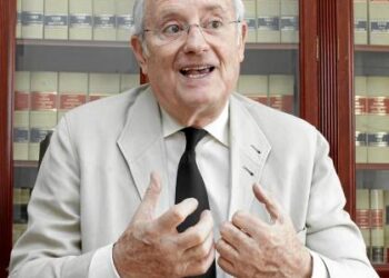 Un artículo reabre viejas heridas del andalucismo tras el fallecimiento de Luis Uruñuela